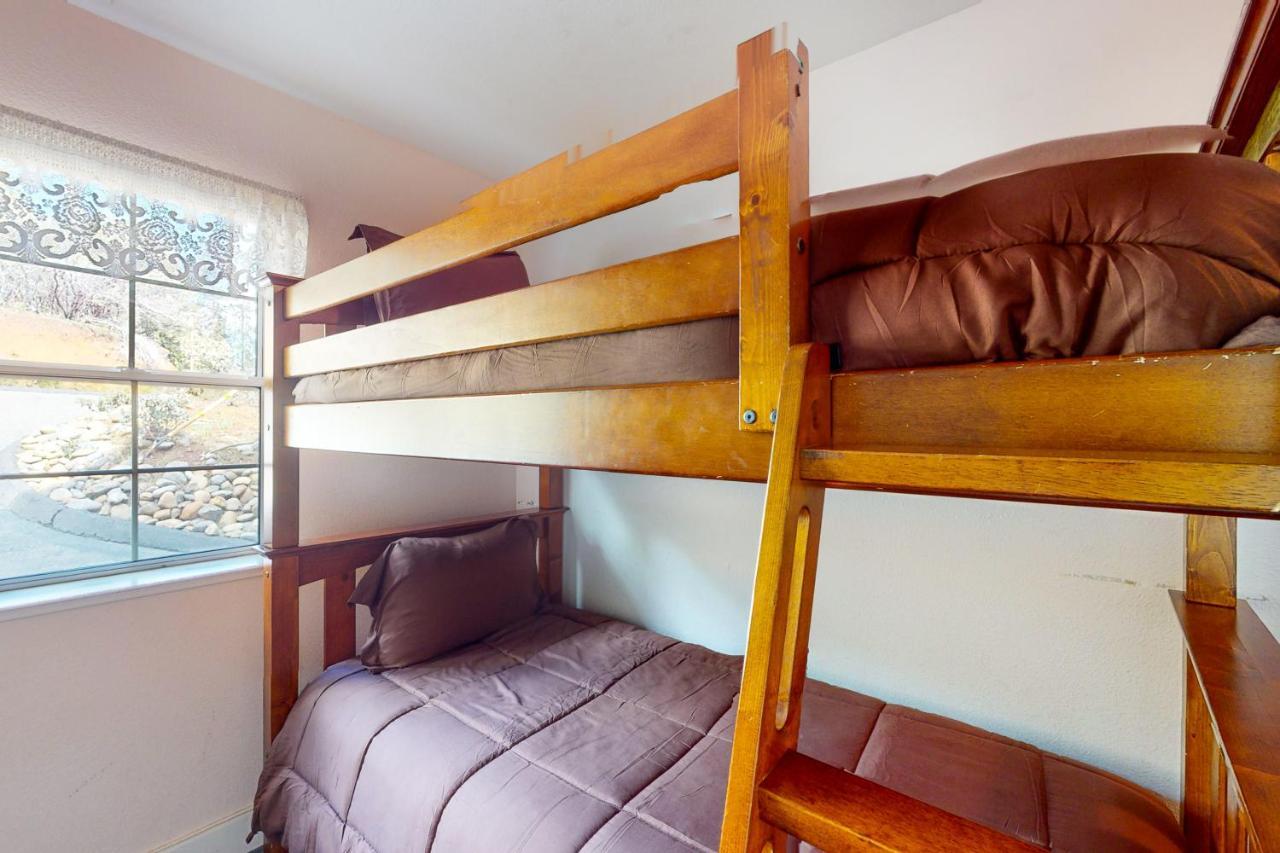 Great Escape Cabin Гроувланд Екстериор снимка