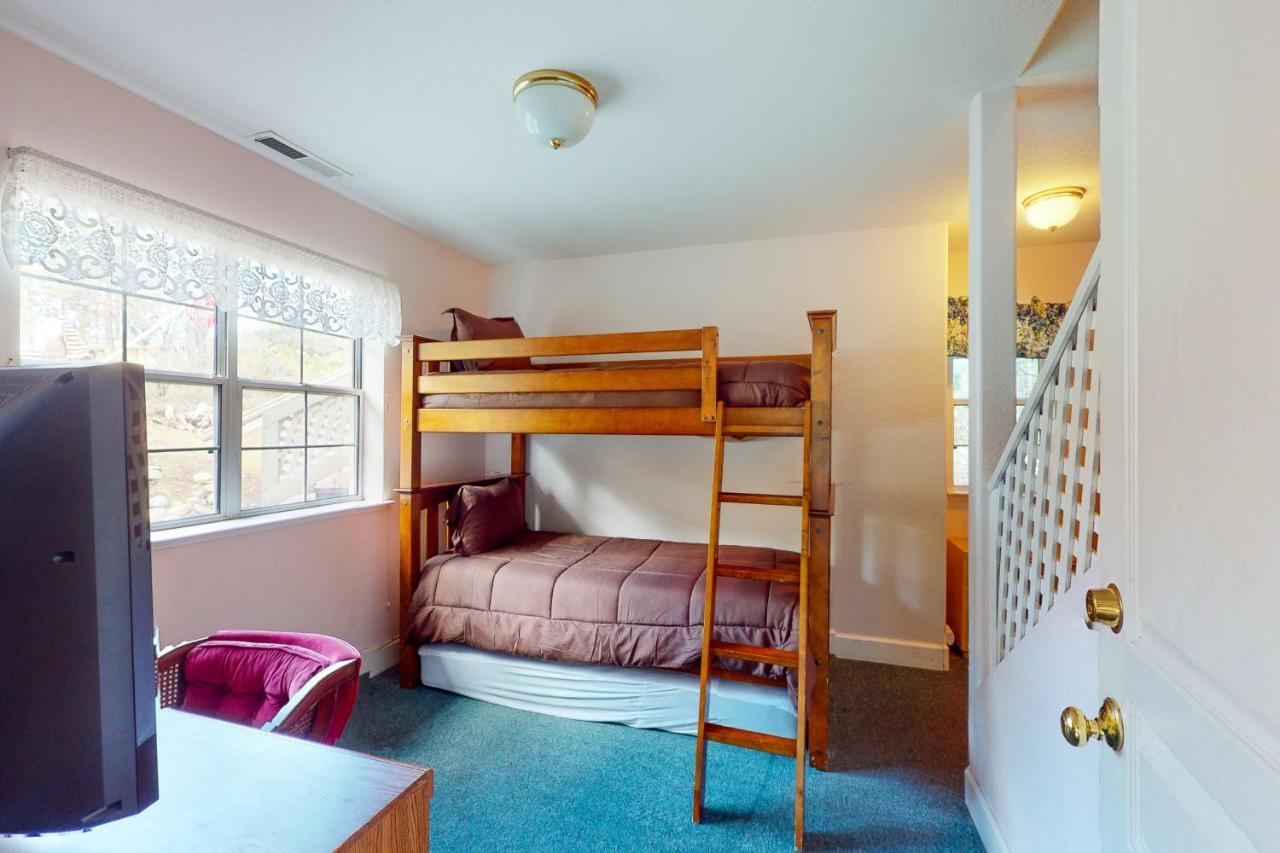 Great Escape Cabin Гроувланд Екстериор снимка